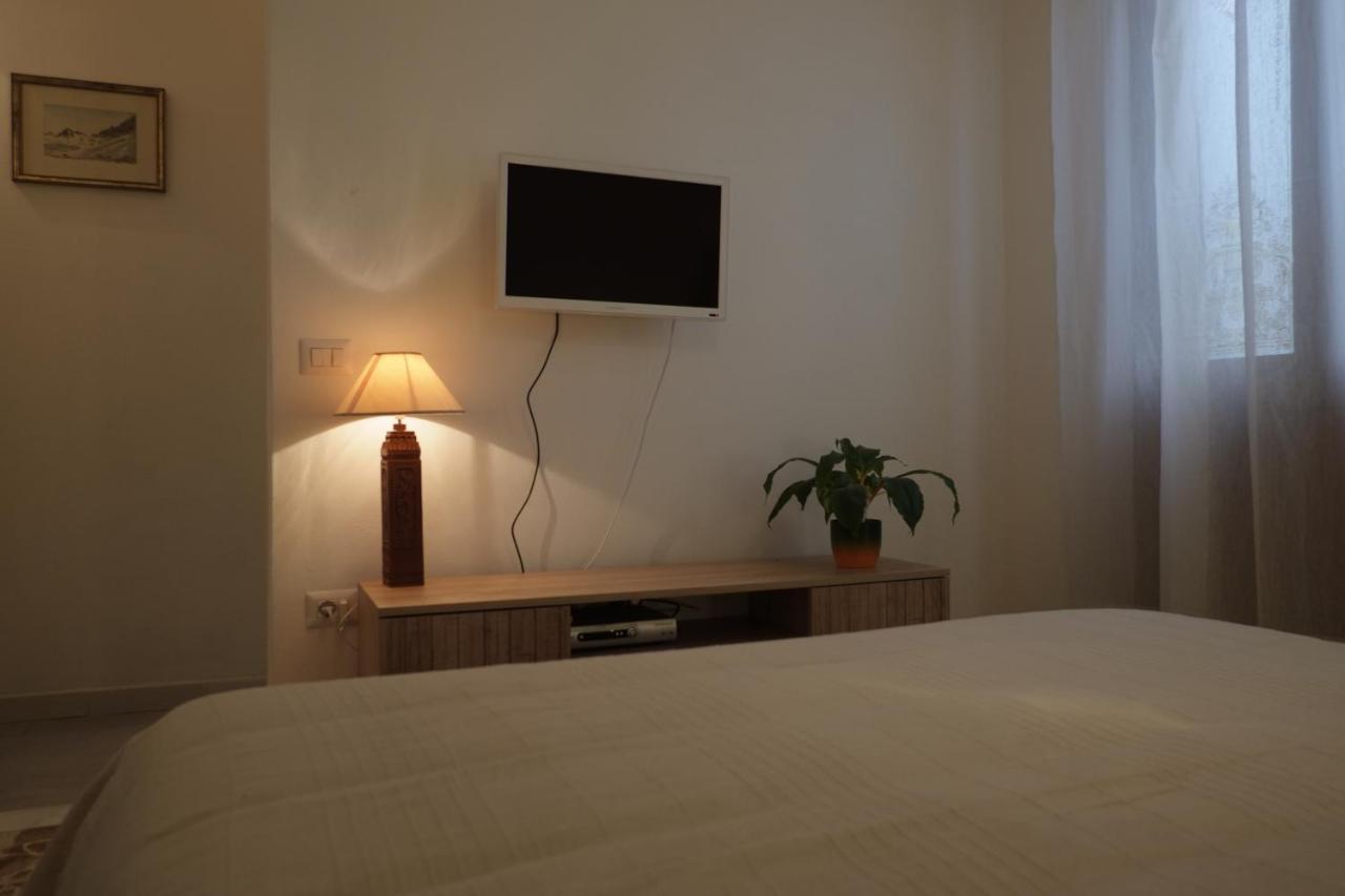 Villa Serra B&B iun E6769 Oristano Esterno foto